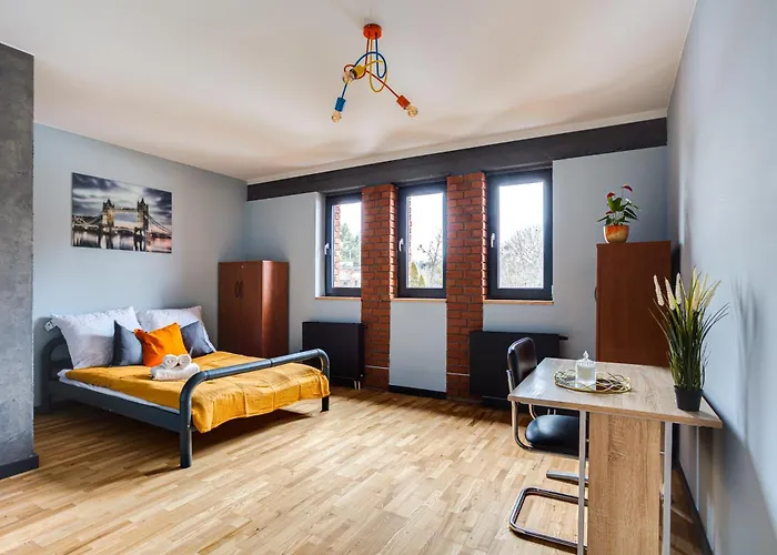 Loftowy Apartament Przy Stawie, Blisko Zoo, Aquaparku I Lasow - Parking Dla 4 Aut Апартаменты